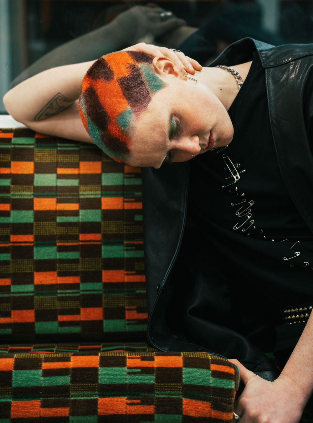 FINAL_INFRINGE_TFL_OVERGROUND_1941_V1_V5_Portrait_Half